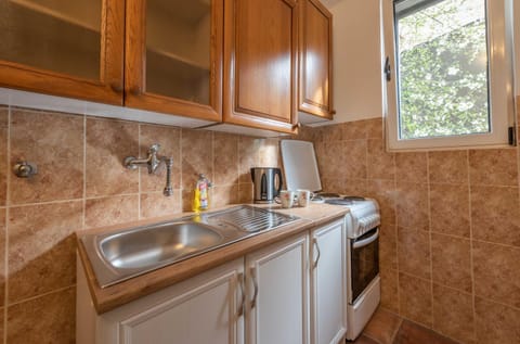 Minute to the SEA - Vacation Home Apartment in Dobrota