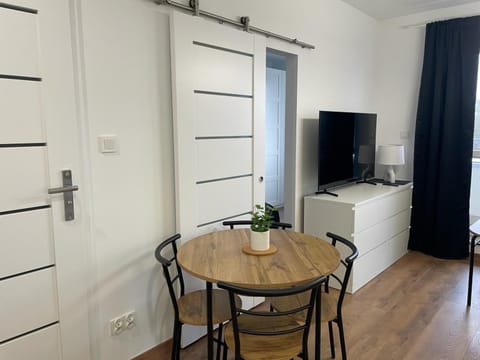 TV and multimedia, Kitchen or kitchenette, Dining area