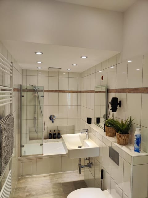 Shower, Bathroom, Bath