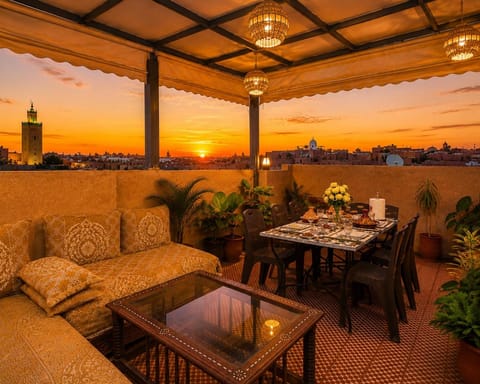 Patio, Balcony/Terrace, Seating area, Dining area, Sunset