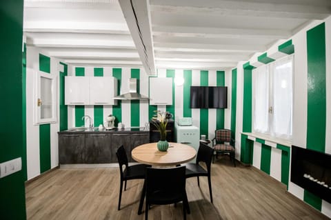 TV and multimedia, Kitchen or kitchenette, Living room, Seating area, Dining area, Evening entertainment