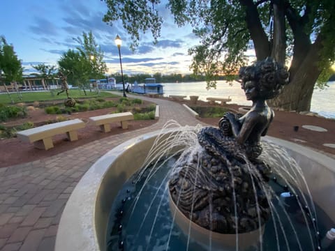 Cozy 3br Downtown Bakery & Shops! Apartment in La Crosse