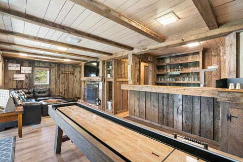 Crooked Ear Cabin Cabin in Wilmington