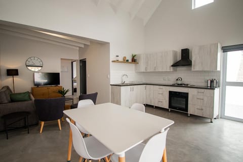 Living room, Dining area, kitchen