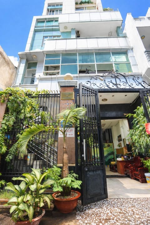 Property building, Day