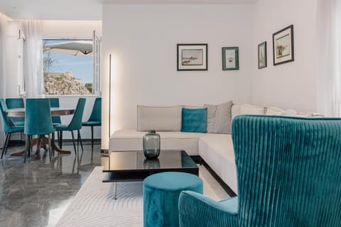 Natural landscape, Living room, Seating area, Landmark view, Sea view