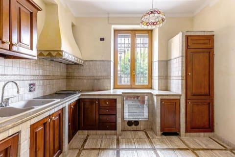 Kitchen or kitchenette, pet friendly, stove