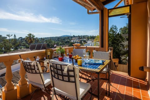 Property building, Balcony/Terrace, Living room