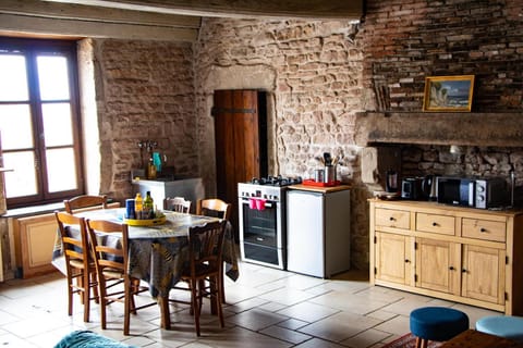 Coffee/tea facilities, Kitchen or kitchenette, Dining area, minibar, pet friendly, stove, toaster