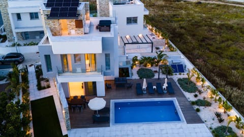 Property building, Bird's eye view, Garden view, Swimming pool