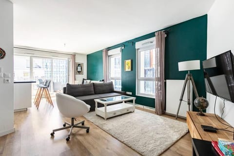 Communal lounge/ TV room, TV and multimedia, Living room