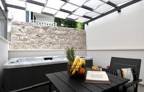 Hot Tub, Balcony/Terrace