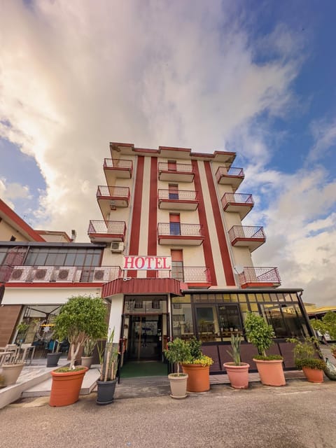 Property building, Day, Garden, Lobby or reception