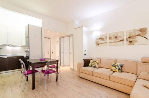 Living room, Dining area, kitchen