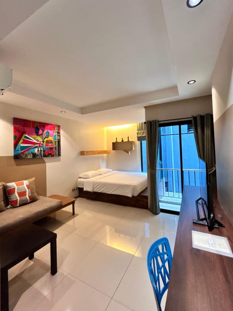 Seating area, Bedroom
