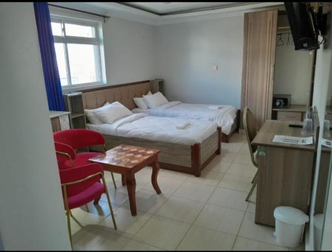 Bed, TV and multimedia, Photo of the whole room, towels