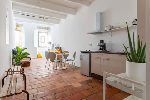 Dining area, kitchen