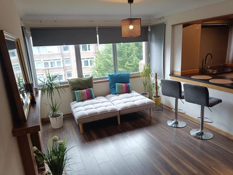 Open space studio in Shawlands Apartment in Glasgow