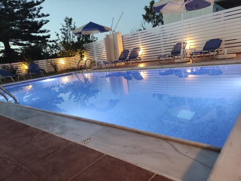 Pool view, Swimming pool, sunbed