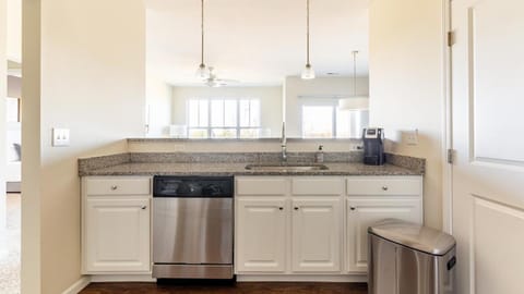 Landing Modern Apartment with Amazing Amenities (ID8603X67) Apartment in Perry Township