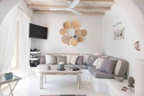 Communal lounge/ TV room, TV and multimedia, Living room, Seating area, Evening entertainment, fireplace