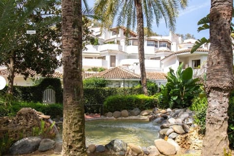 Beach (3mins walk) Apartment. Newly Renovated. Apartment in Marbella