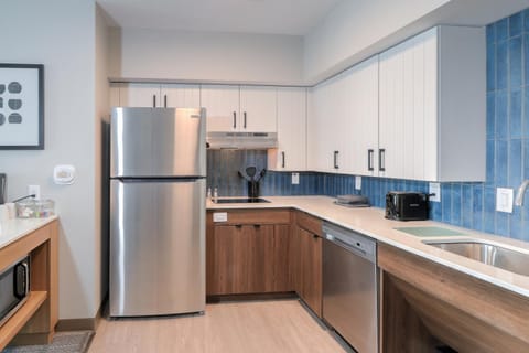 Kitchen or kitchenette, dishwasher, pet friendly, stove