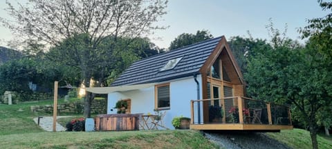 Property building, Day, Natural landscape, Garden