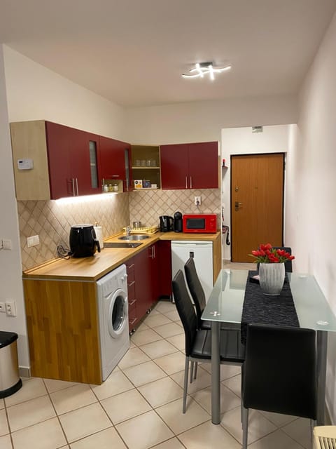 Coffee/tea facilities, minibar, pet friendly, stove, toaster, washing machine