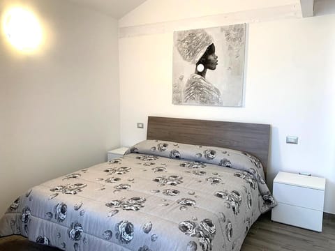 Nuovissimo appartamento all'ultimo piano con terrazza in centro a Sant'Antioco C170. Apartment in Sardinia