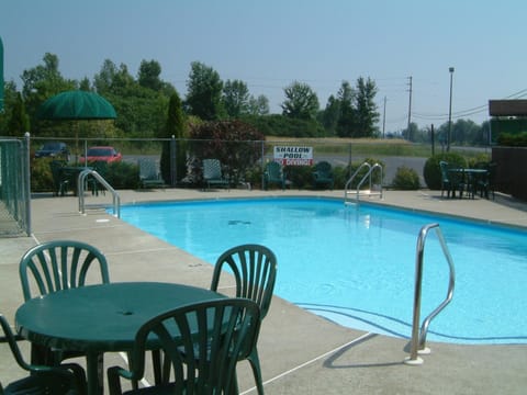 Swimming pool, Swimming pool