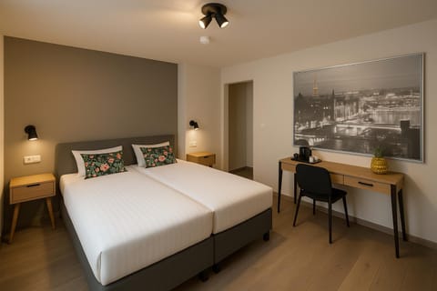 Bed, Bedroom