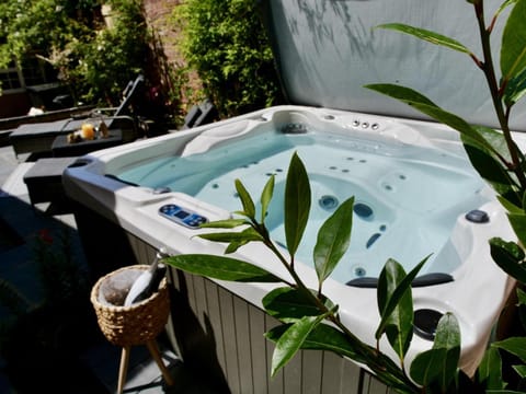 Day, Garden, Hot Tub