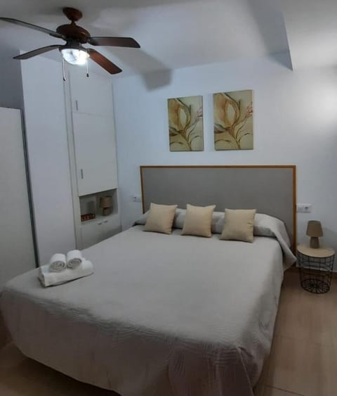 Bed, Photo of the whole room