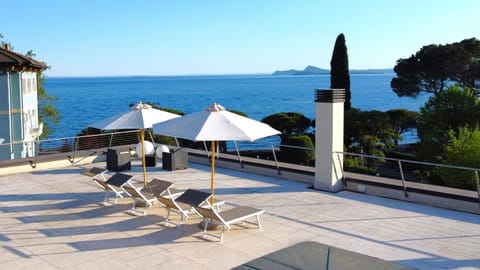 Nearby landmark, Solarium, Balcony/Terrace, Lake view