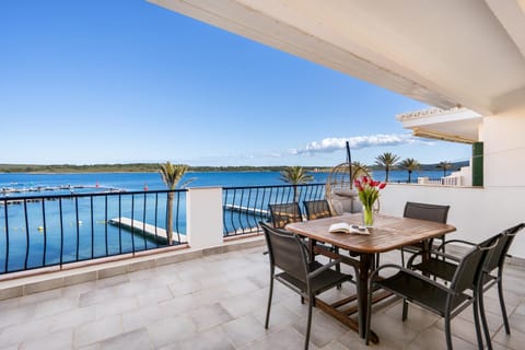 Day, Natural landscape, View (from property/room), Balcony/Terrace, Dining area, Sea view