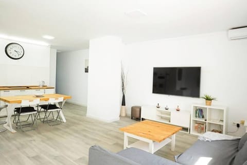 Bonito y amplio piso en Benalmádena con piscina Apartment in Benalmadena