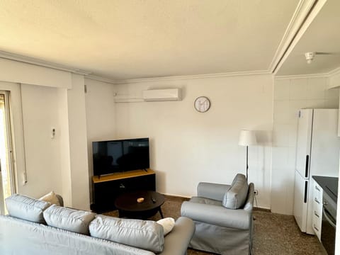 TV and multimedia, Living room, Seating area, air conditioner