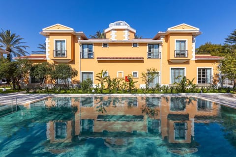 Property building, Swimming pool