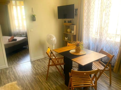 Charme de Blois à 2 min Château Local à vélos Apartment in Blois