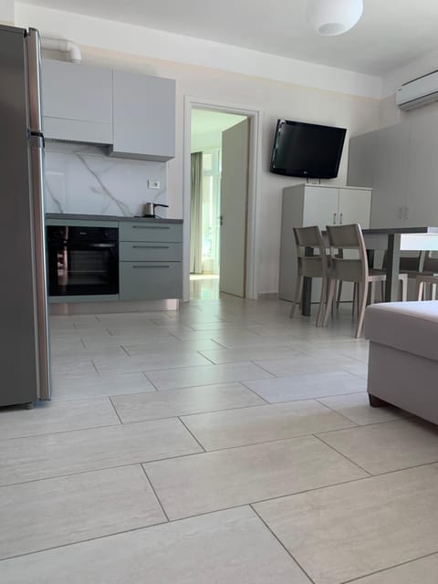 TV and multimedia, Kitchen or kitchenette, Seating area, Dining area