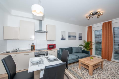 Seating area, Dining area, minibar, pet friendly, stove