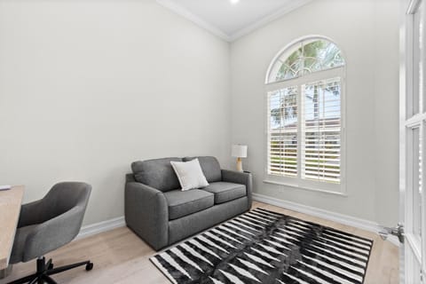 Sweet Waterfront Retreat House in Marco Island