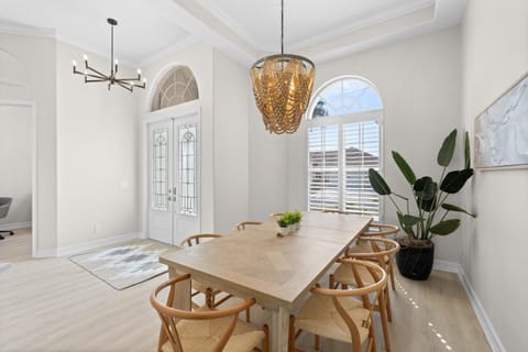 Sweet Waterfront Retreat House in Marco Island