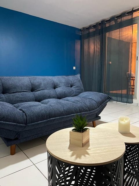 TV and multimedia, Living room, Seating area, Entertainment, Breakfast, Lunch, Dinner, furniture, internet