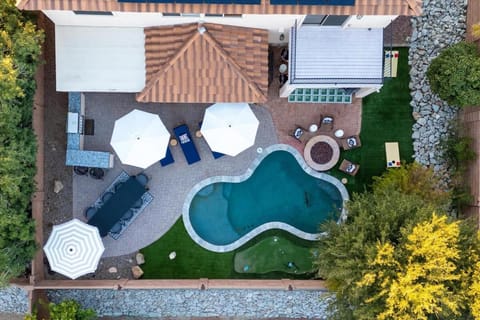 Family FUN Pool Movie Theater PuttPutt House in Tortolita