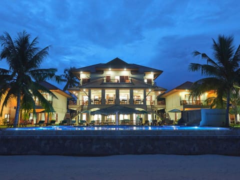 Facade/entrance, Swimming pool, Swimming pool
