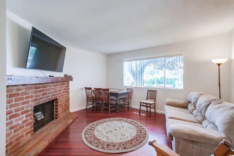 Steps to Restaurants Beach Bay Park Bars House in Pacific Beach