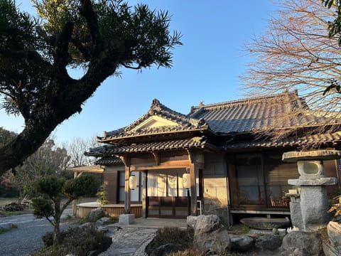 Property building, Day, Garden