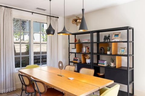 Library, Seating area, Dining area